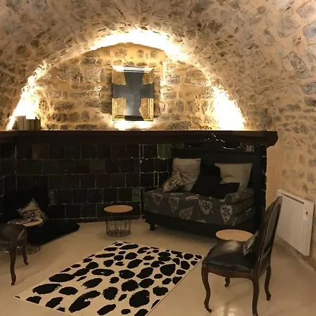 Au Fil Des Saisons - Logement Troglodyte *